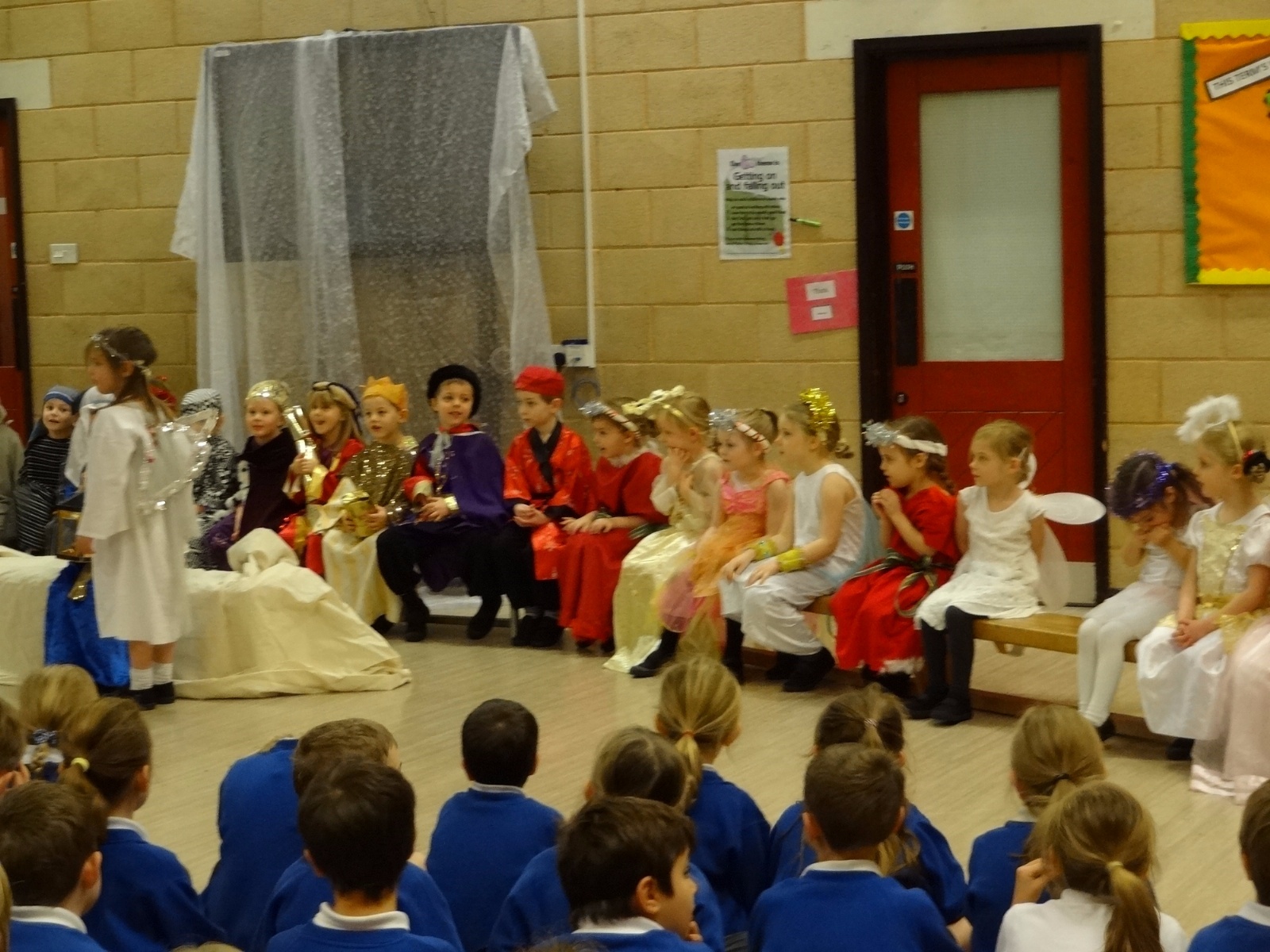 Alexander Hosea Primary School - Christmas - Topaz Class performance